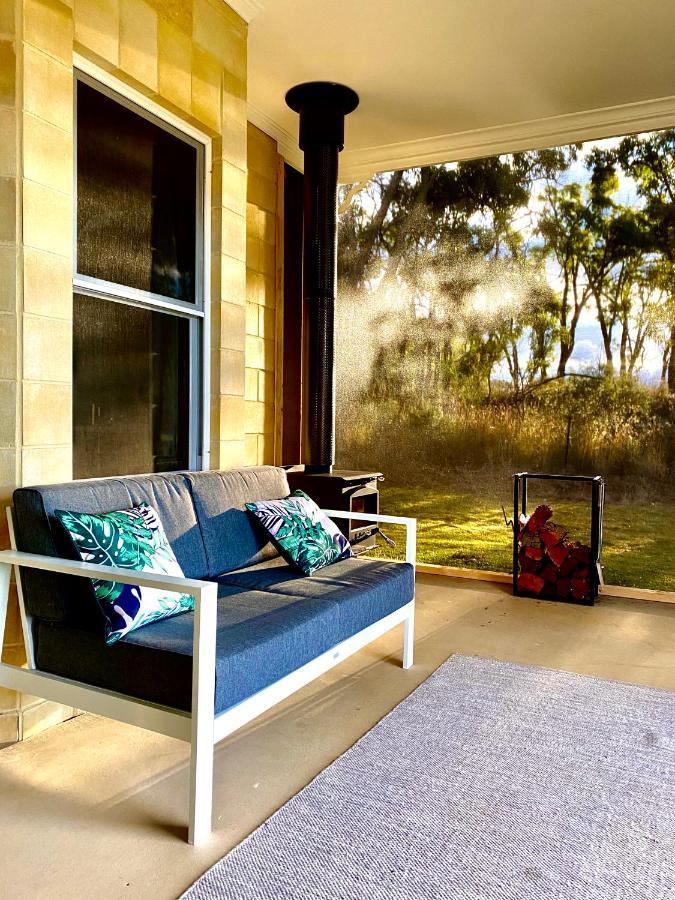 Accommodation Creek Cottages & Sundown View Suites Ballandean Exteriör bild